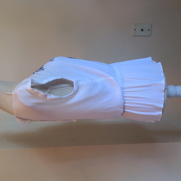 New! Elle Floral Blouse - Picture 2 of 7